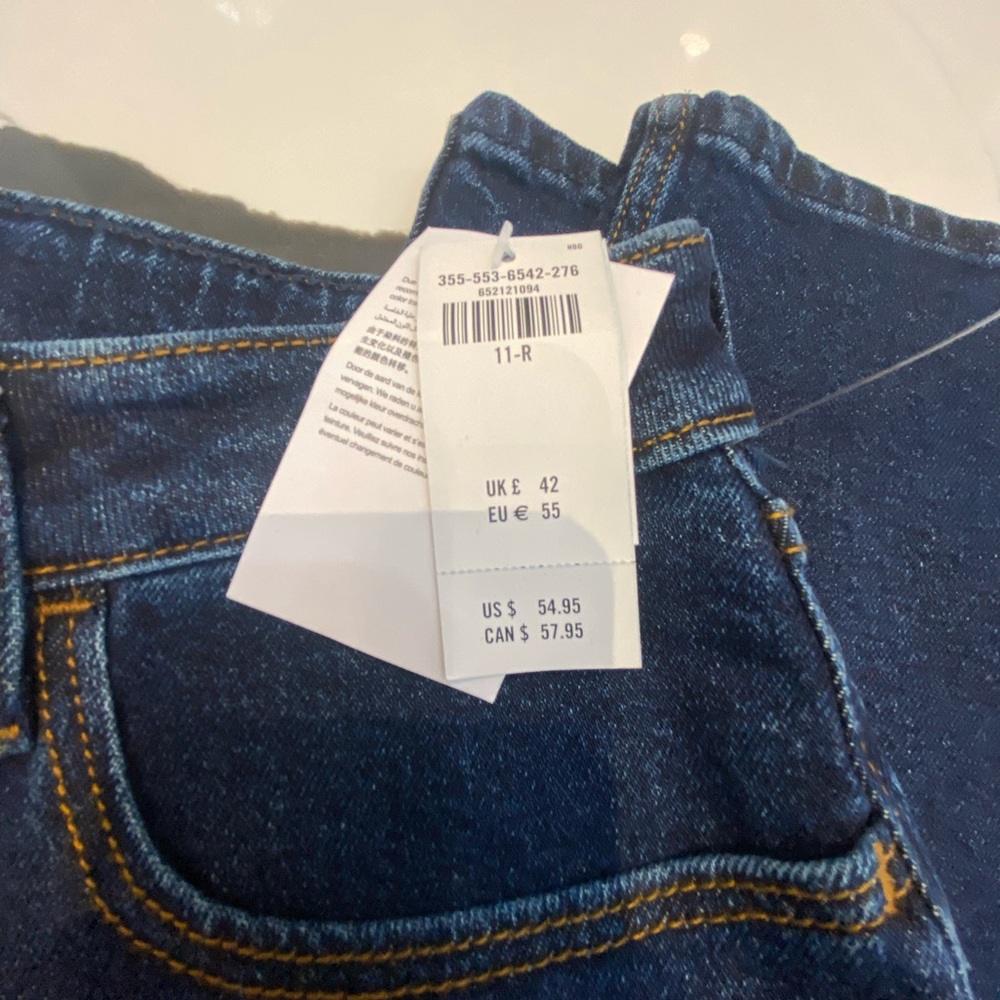 Brand new with tags! Hollister Women's Dark Blue Jeans - Picture 3 of 9